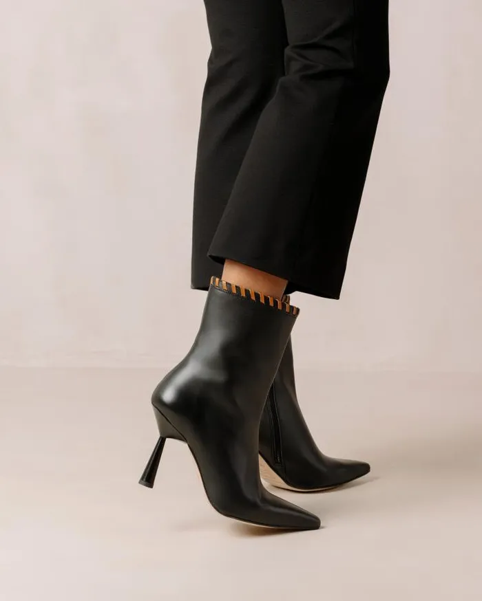 ALOHAS Boots Women Leo Black