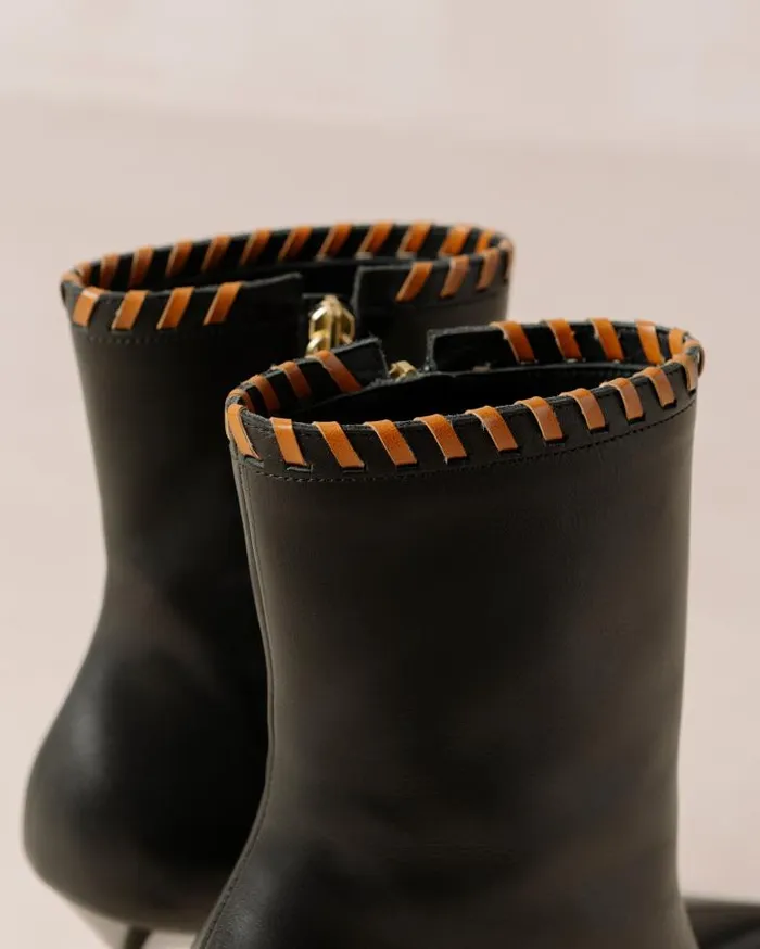 ALOHAS Boots Women Leo Black