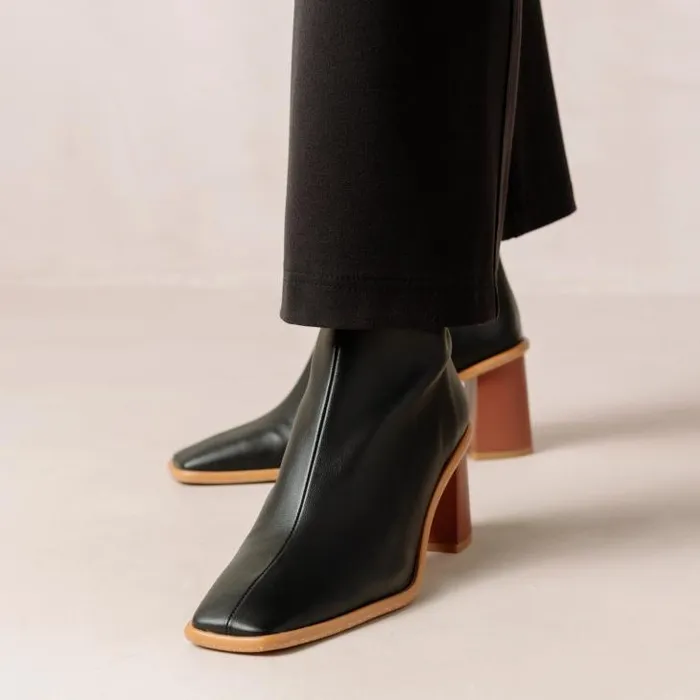 ALOHAS Boots Women West Cape Corn 8211 Black Vegan Leather Boots