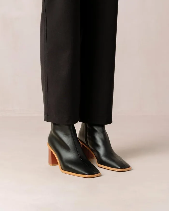 ALOHAS Boots Women West Cape Corn 8211 Black Vegan Leather Boots