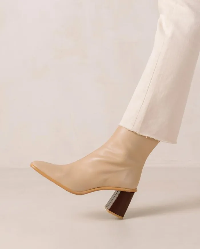 ALOHAS Boots Women West Cape Vintage 8211 Beige Leather Boots