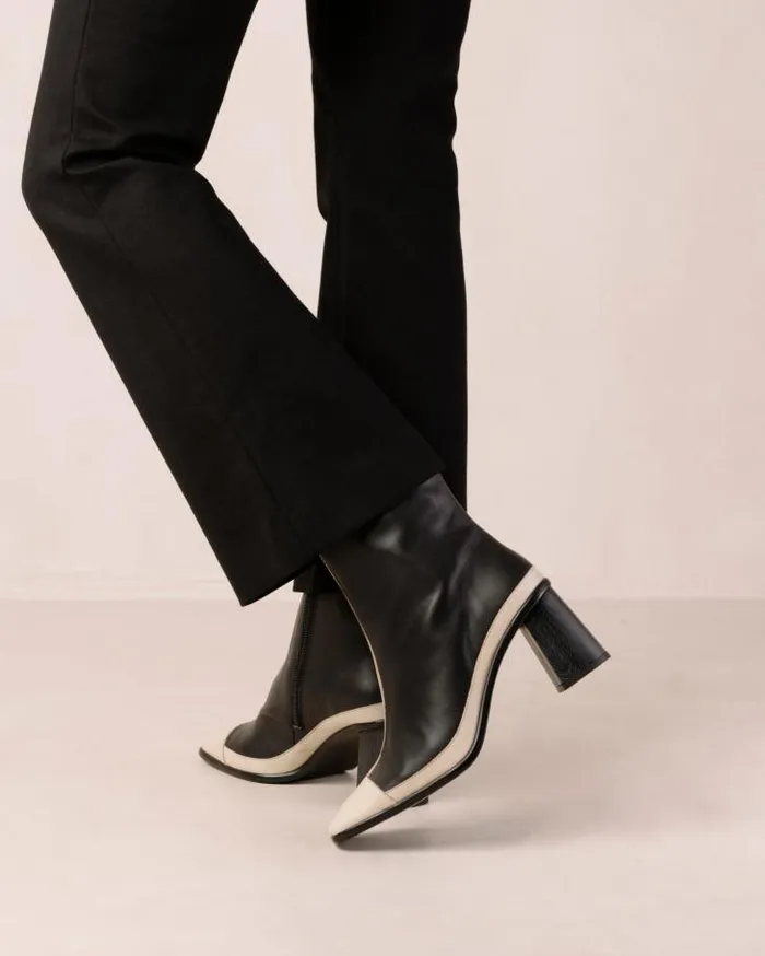 ALOHAS Boots Women West Retro 8211 Black And Cream Leather Boots