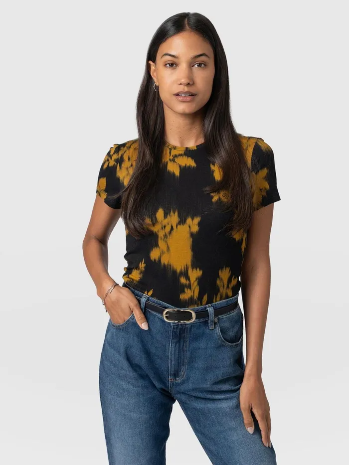 Austen Crew Neck Tee Short Sleeve 8211 Yellow Fade Floral Yellow Fade Floral Women Saint And Sofia Casual Tops