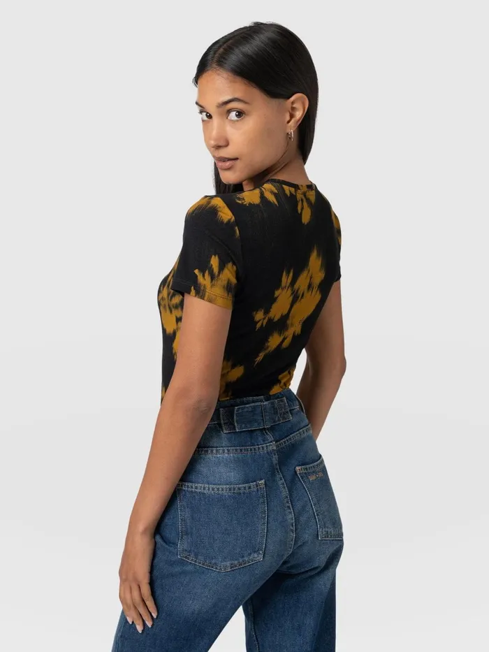 Austen Crew Neck Tee Short Sleeve 8211 Yellow Fade Floral Yellow Fade Floral Women Saint And Sofia Casual Tops
