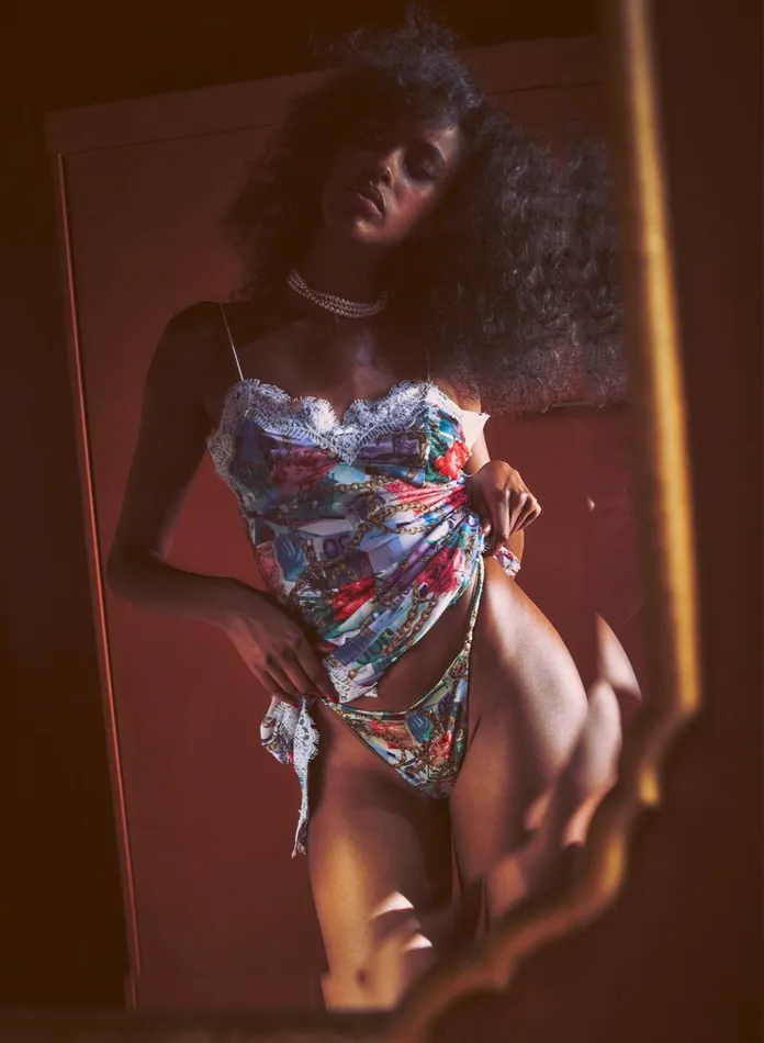 Fleur Du Mal Panties and Garters Women So Money Luxe V String So Money Print Fleur Du Mal Panties and Garters Women So Money Luxe V String So Money Print