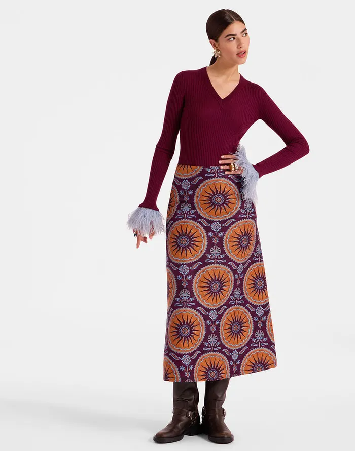 La Doublej VNeck High Kick Top Solid Burgandy In Ribbed Silk Cashmere With Feathers Women Knitwear