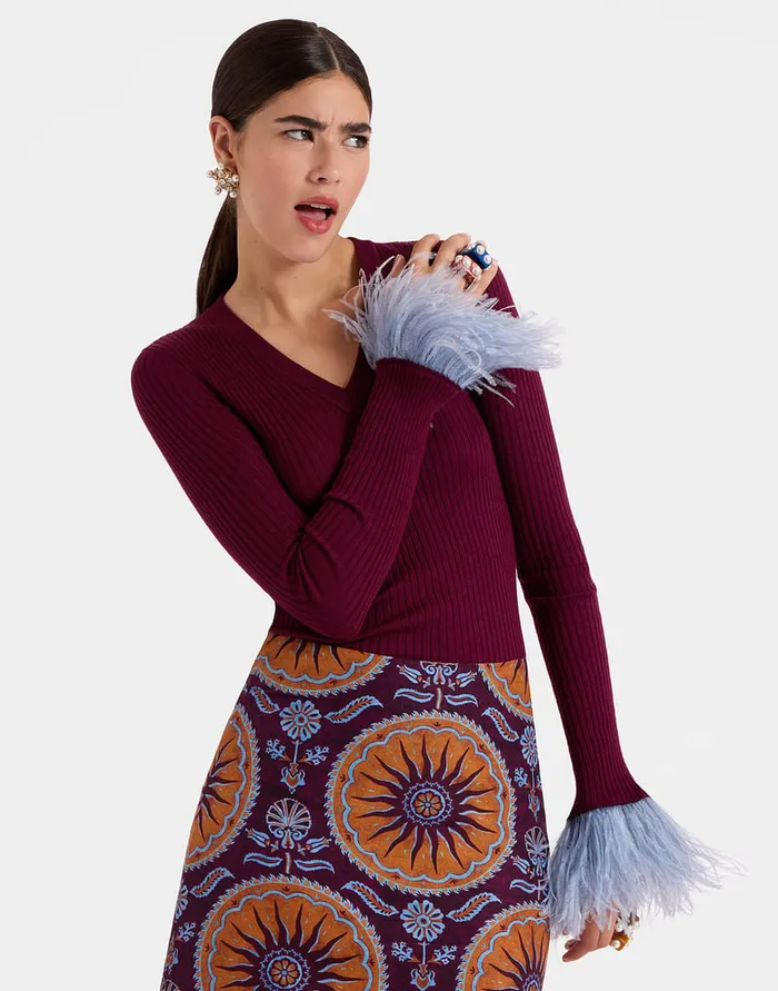 La Doublej VNeck High Kick Top Solid Burgandy In Ribbed Silk Cashmere With Feathers Women Knitwear