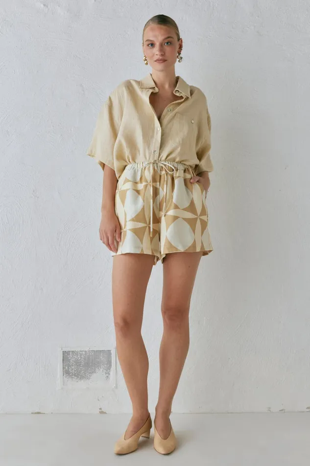 VRG GRL Sets Annika Linen Shorts Scope 8211 Women VRG GRL Sets Annika Linen Shorts Scope 8211 Women