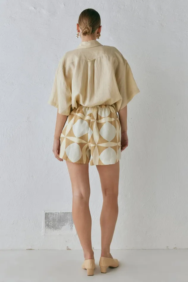VRG GRL Sets Annika Linen Shorts Scope 8211 Women VRG GRL Sets Annika Linen Shorts Scope 8211 Women