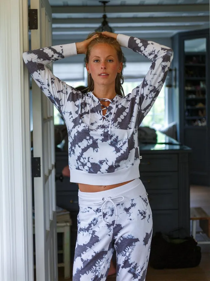 Women Loungewear Jessica Simpson Felicity Jogger In White Ocean Tie Dye Ocean Tie Dye