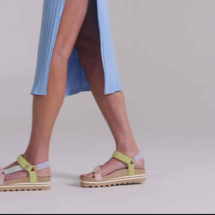 Women Reef Sandals Cushion Rem Hi Golden Hour Women Reef Sandals Cushion Rem Hi Golden Hour